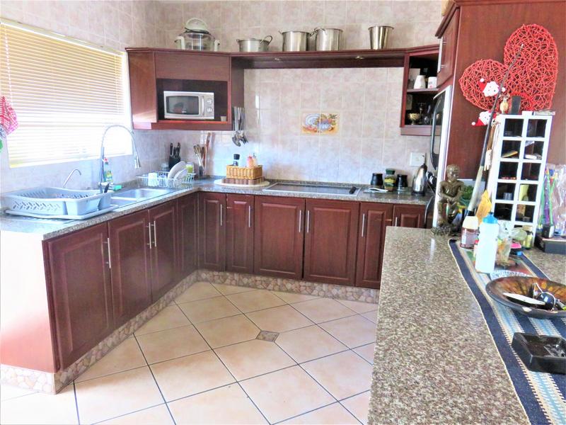 6 Bedroom Property for Sale in Calypso Beach Western Cape